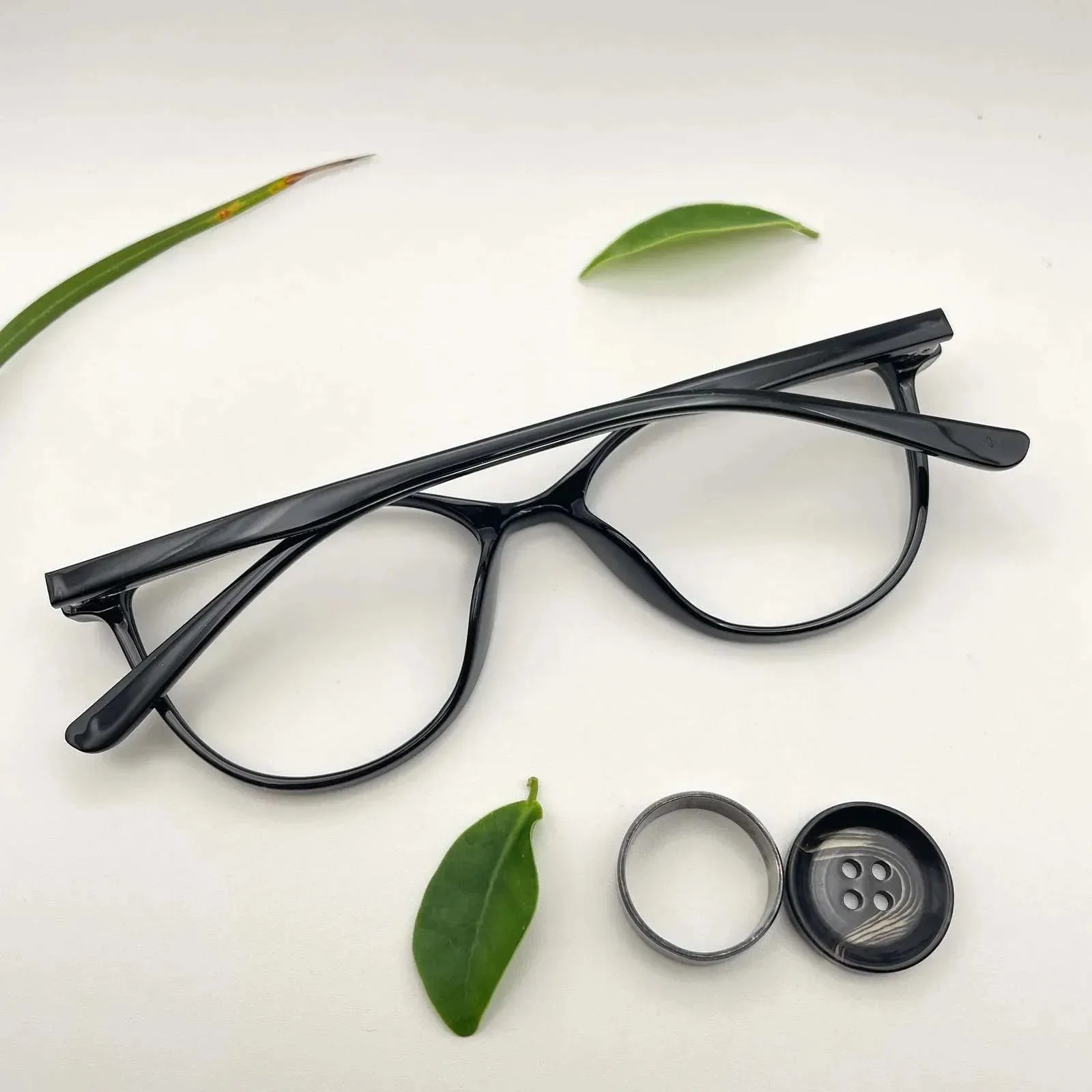 Apple - black - Simple Specs