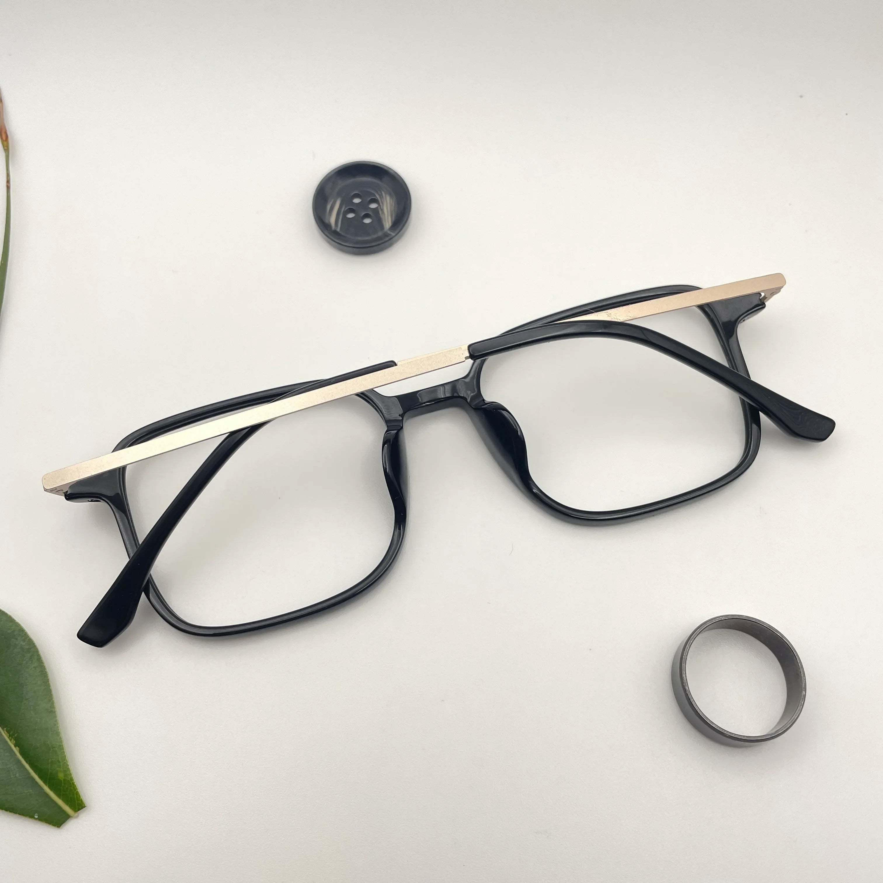 Vento - gold - Simple Specs