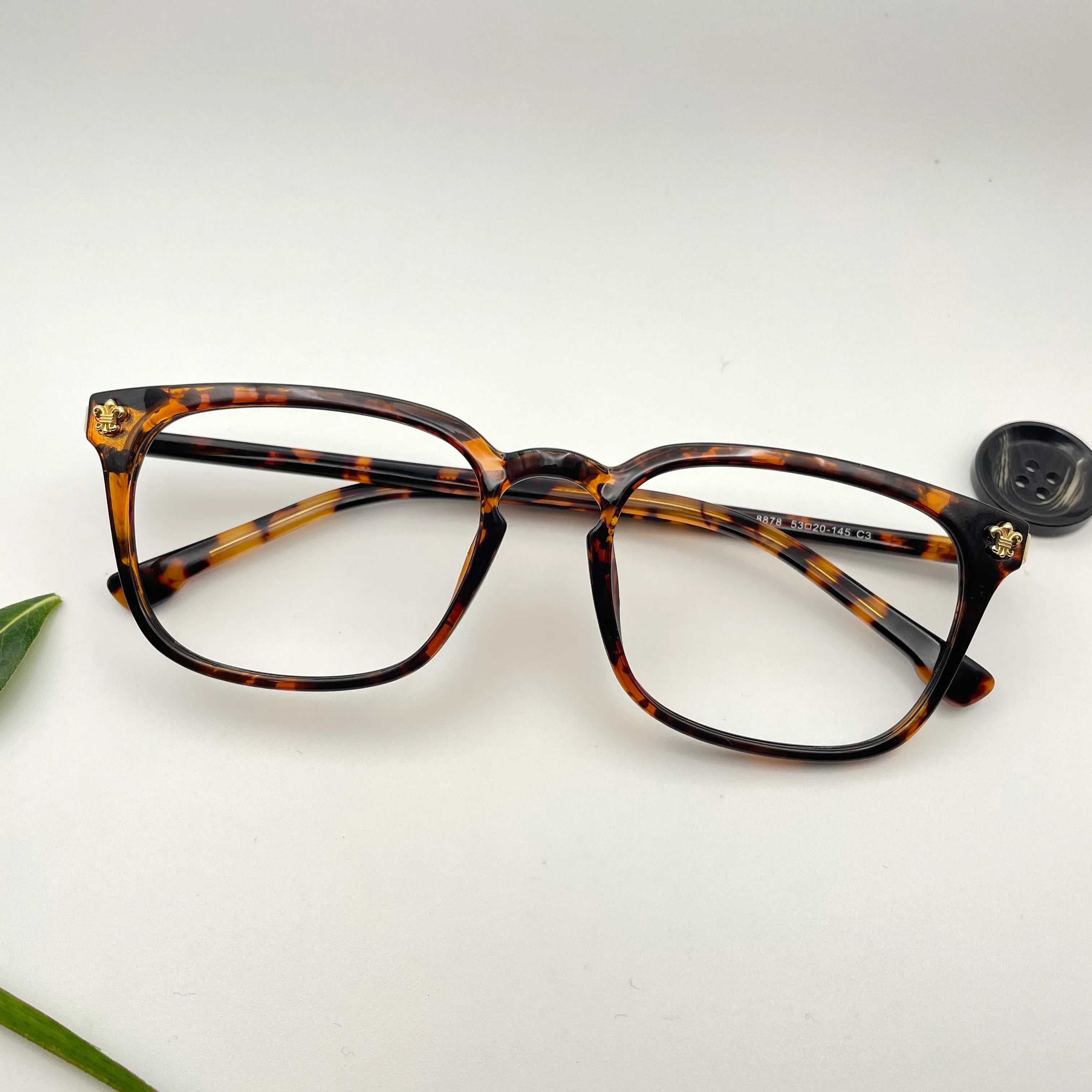 Walnut - Simple Specs